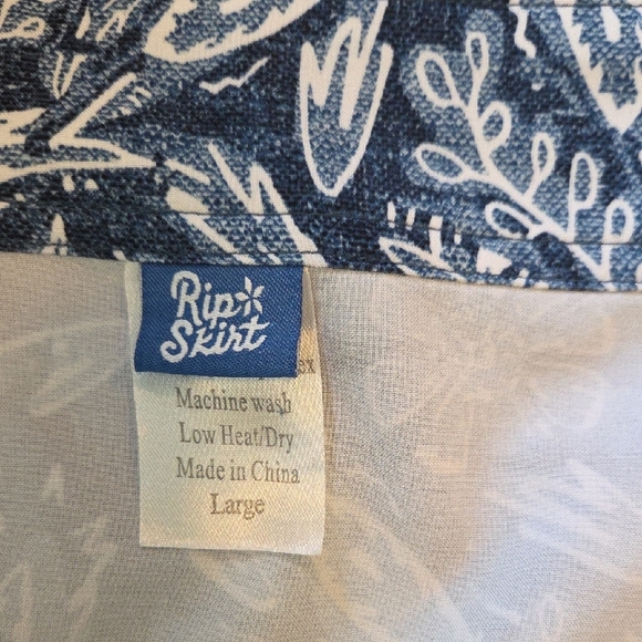 Ripskirt Hawaii Navy Floral Mini Skirt - Picture 3 of 9